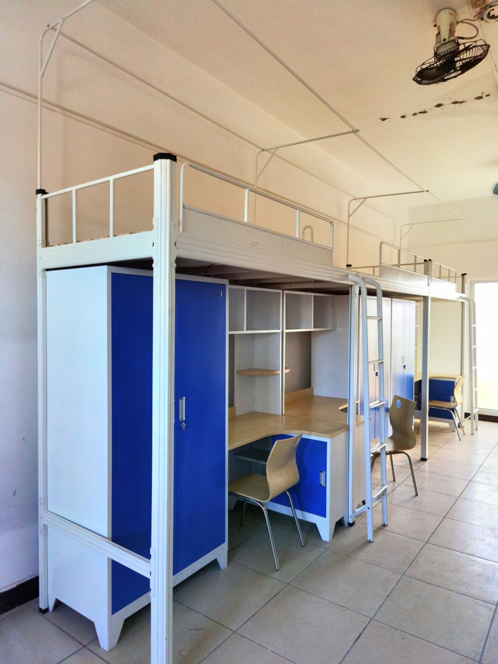 广东高华家具-公寓床案例